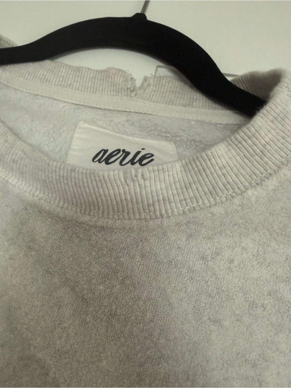 Aerie Women’s Medium Distressed Fleece Crewneck Sweatshirt Gray - Picture 3 of 6